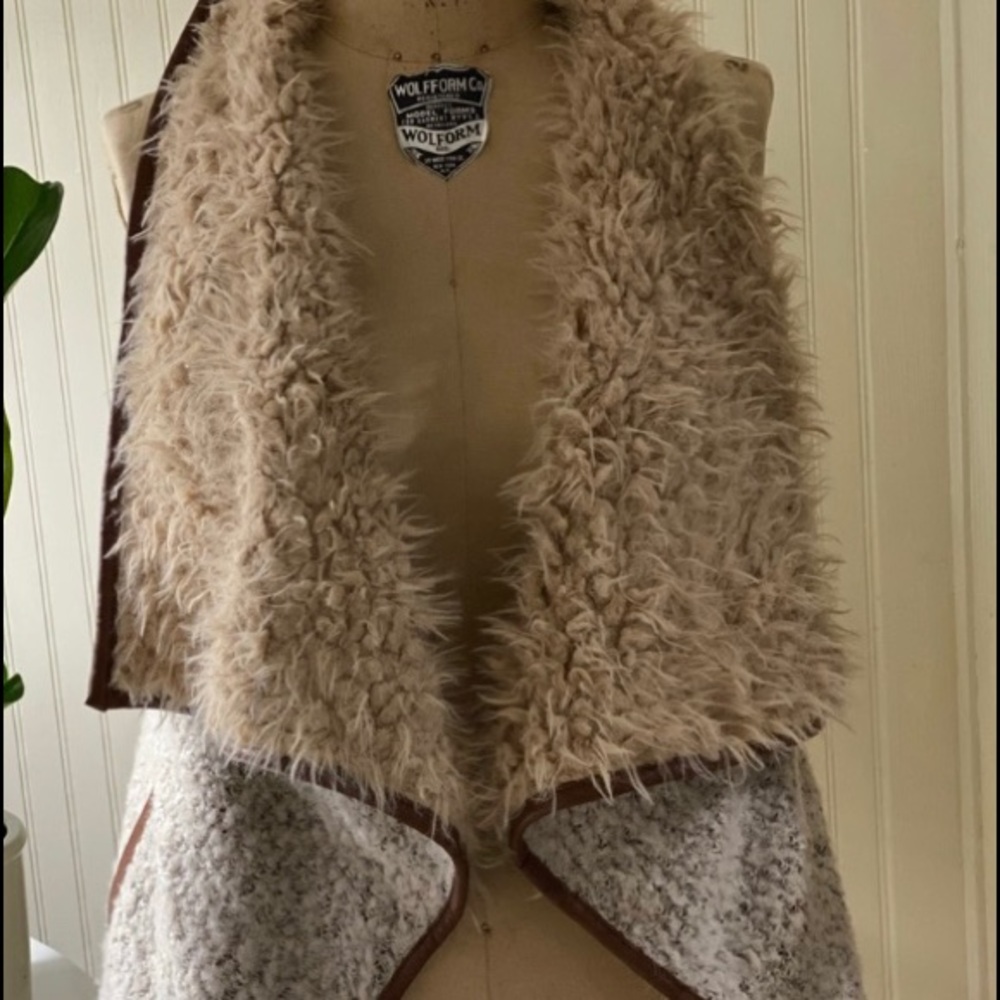 Love tree vest - Picture 2 of 5